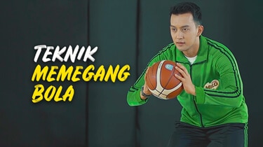 Teknik Memegang Bola