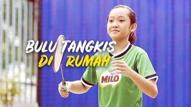 Berlatih Badminton di Rumah